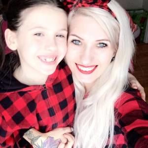 Meet your Posher, Katelyn